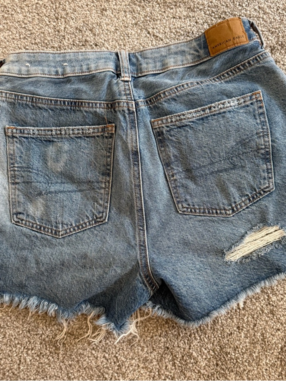 Distressed Mom Shorts Denim Women's Shorts 6 American Eagle - Picture 2 of 4